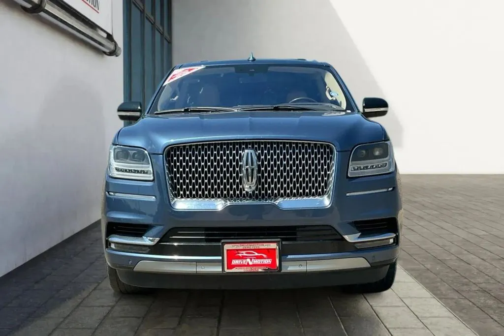Lincoln Navigator photo 8