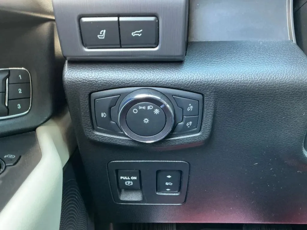 Ford Expedition photo 37
