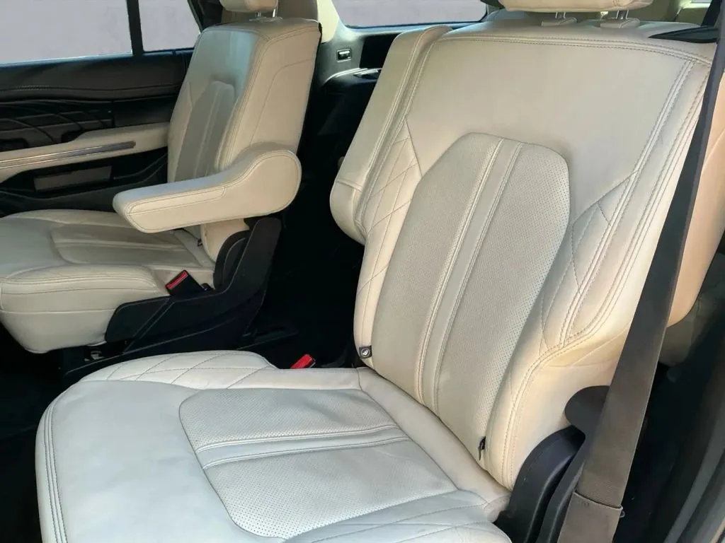 Ford Expedition photo 15