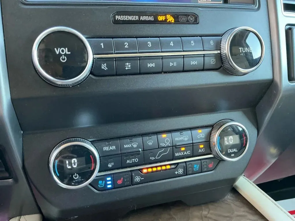 Ford Expedition photo 34
