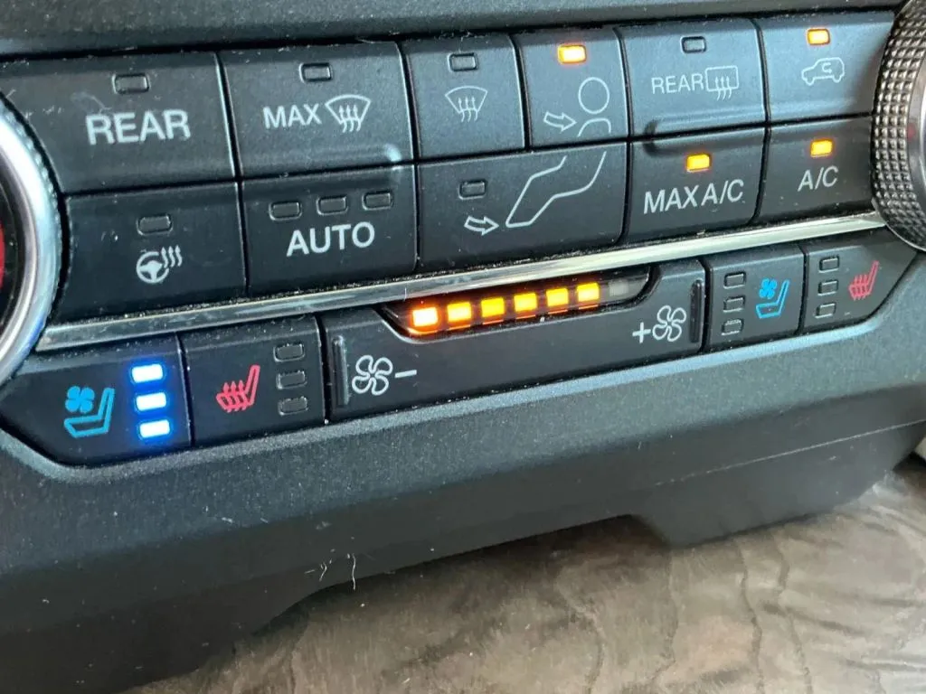 Ford Expedition photo 33