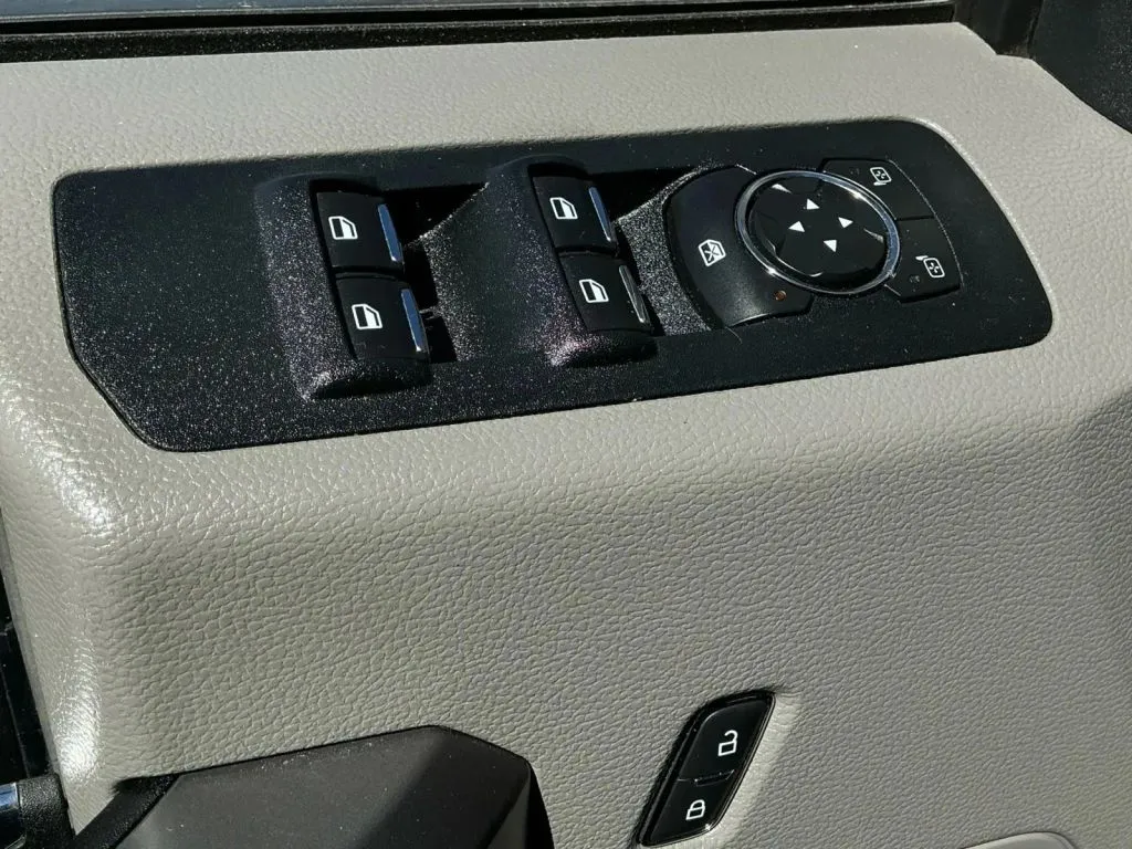 Ford F-150 photo 11