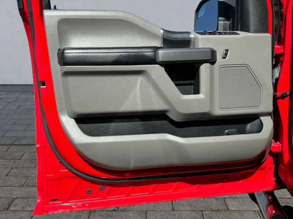Ford F-150 photo 10