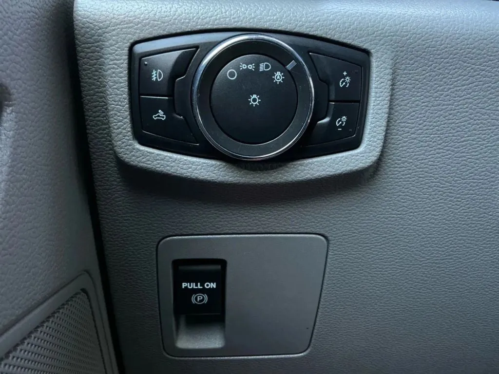 Ford F-150 photo 31