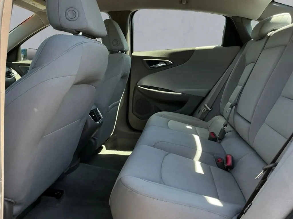 Chevrolet Malibu photo 14