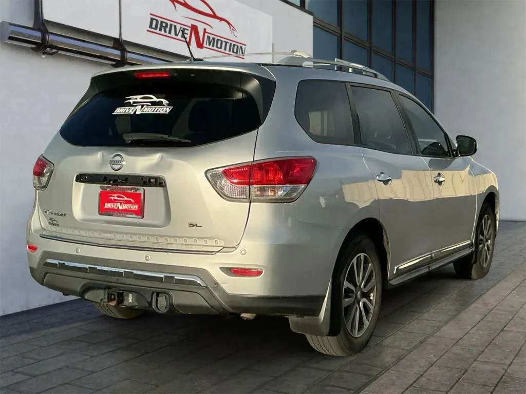 More photos of 2013 Nissan Pathfinder SL Sport Utility 4D at Drive N-Motion Thornton, CO