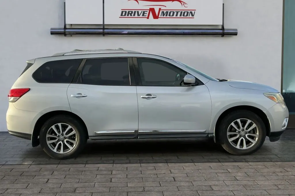 Another view of 2013 Nissan Pathfinder SL Sport Utility 4D for sale in Thornton, CO at Drive N-Motion Thornton