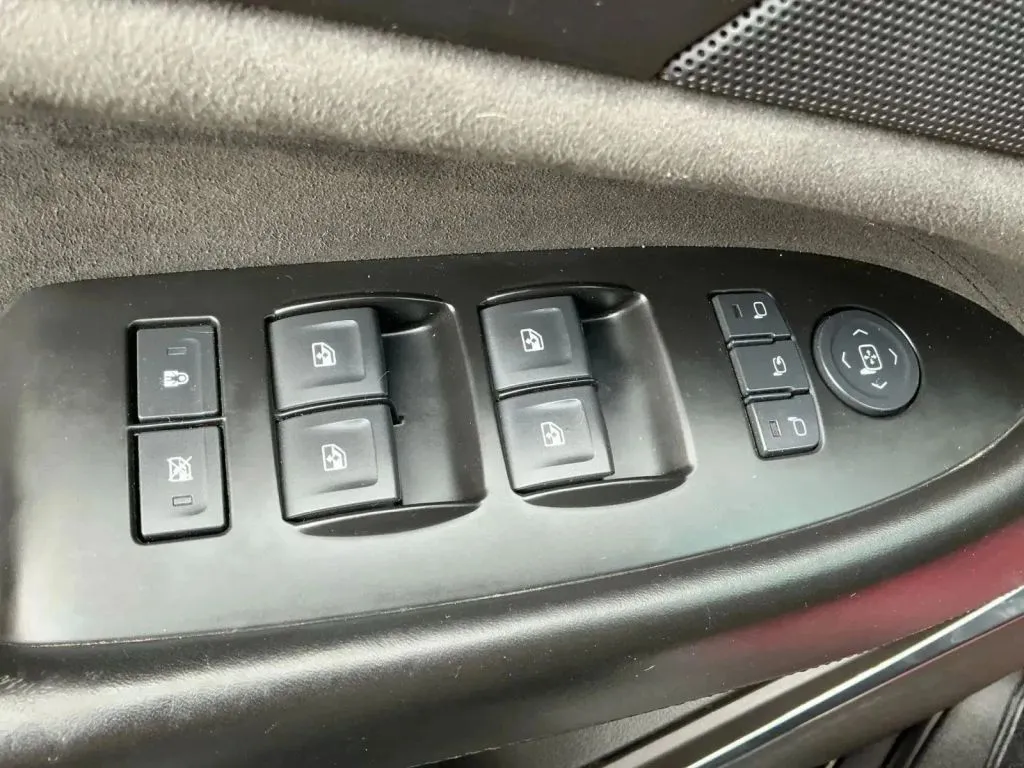 Cadillac Escalade photo 11