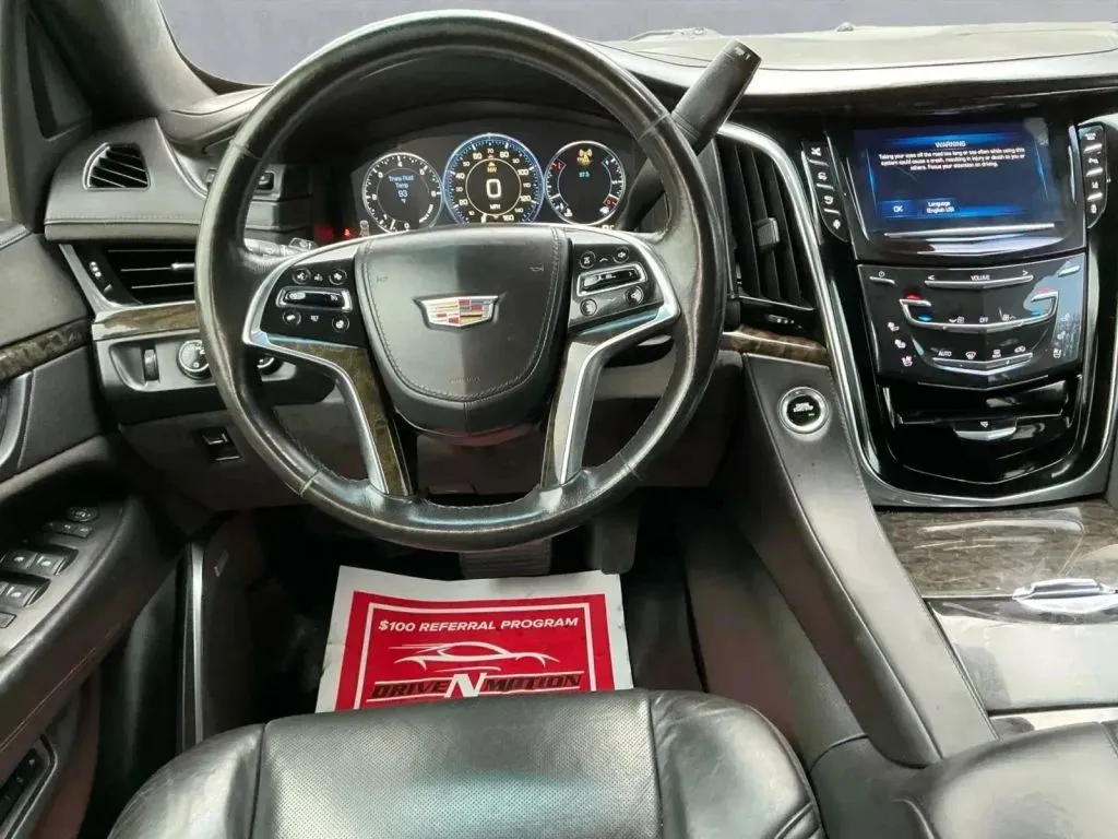 Cadillac Escalade photo 16