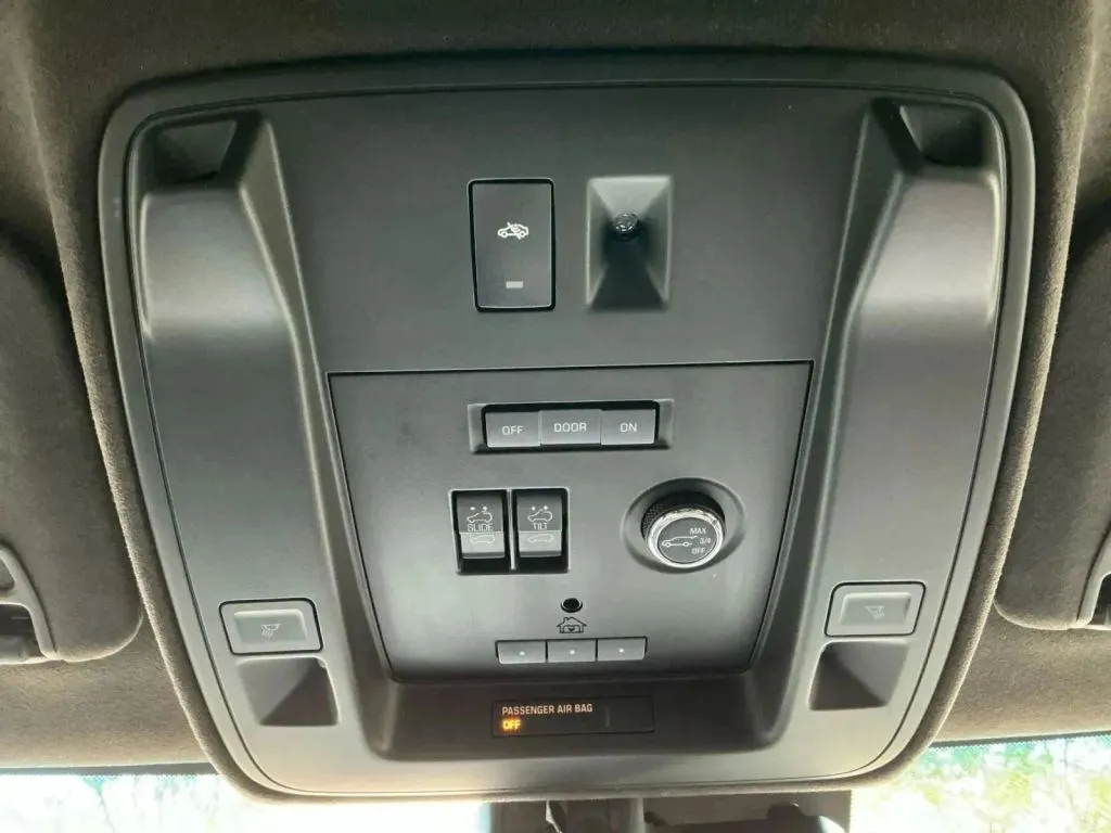 Cadillac Escalade photo 38