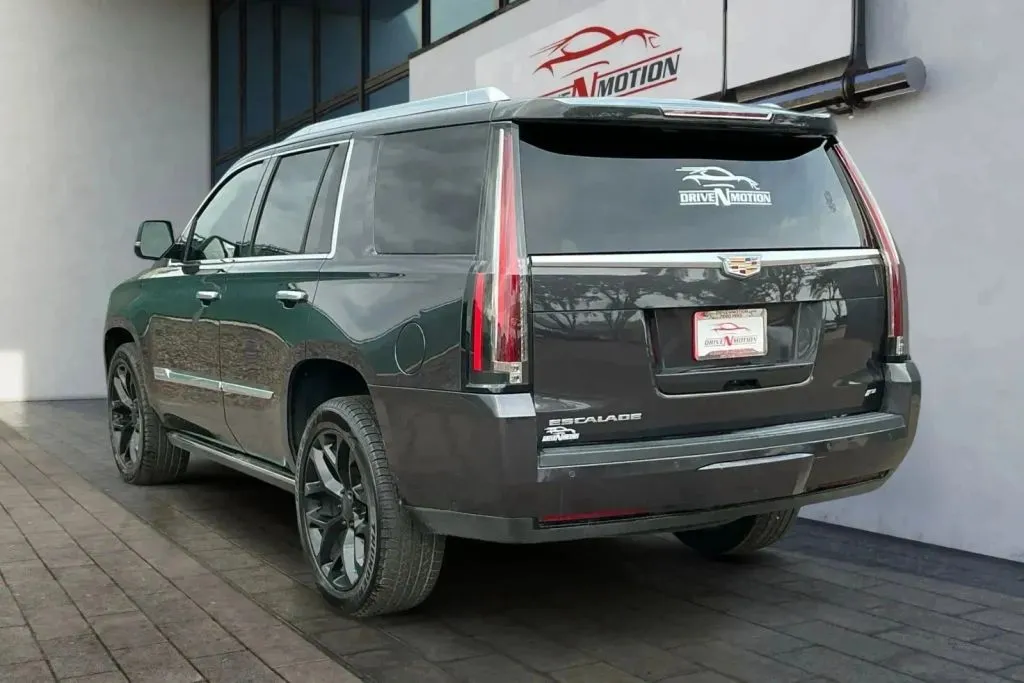 Cadillac Escalade photo 6