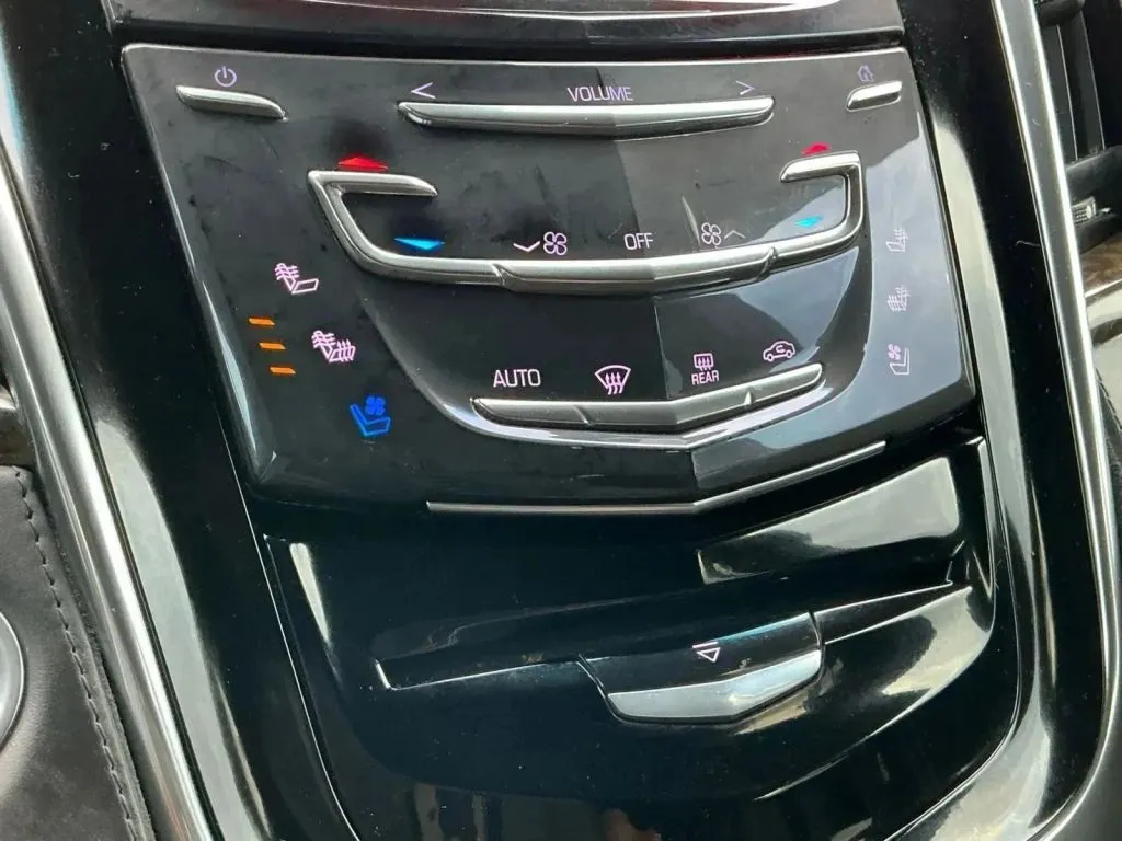 Cadillac Escalade photo 34