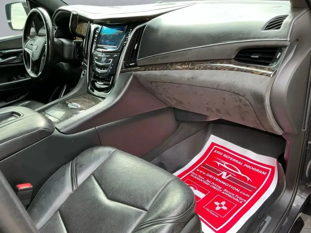 Cadillac Escalade photo 21