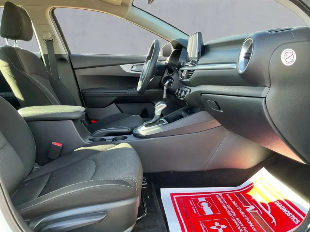 Kia Forte photo 21
