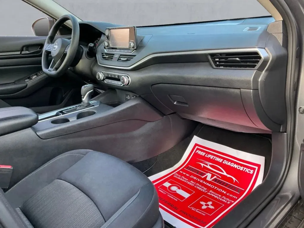 Nissan Altima photo 21
