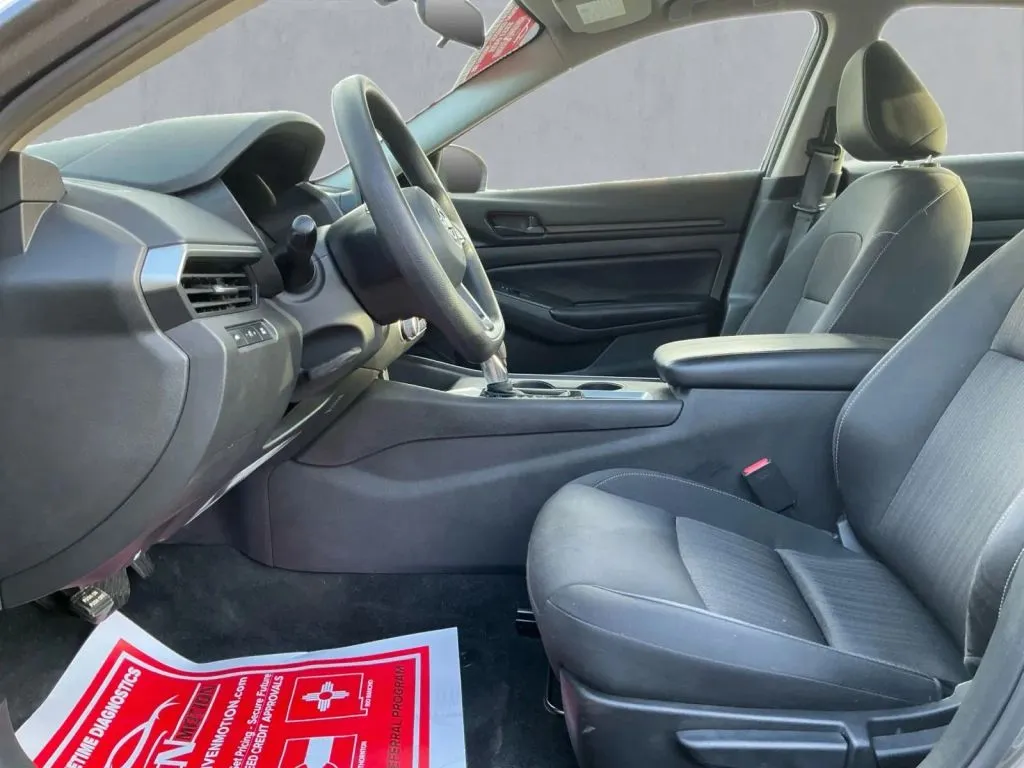 Nissan Altima photo 11