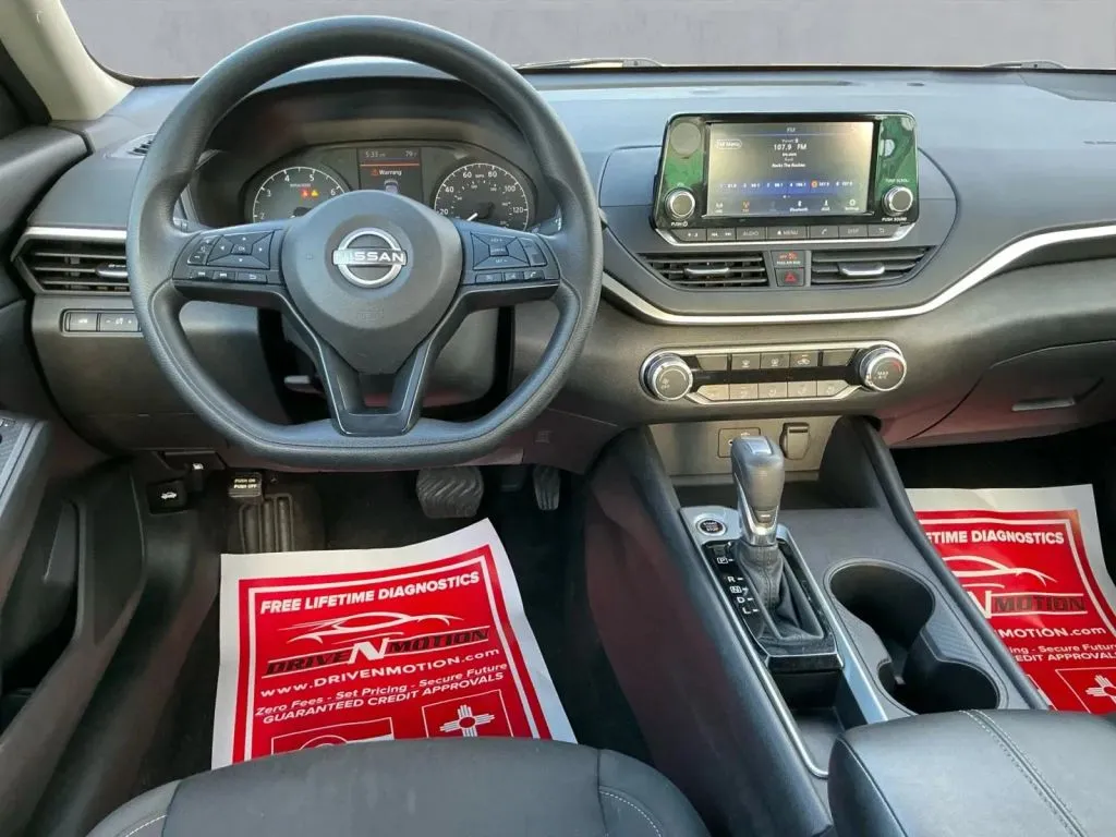 Nissan Altima photo 16