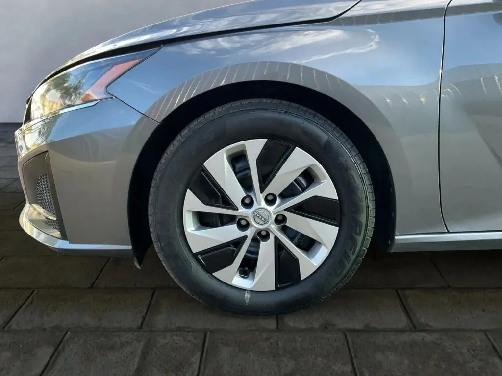 Nissan Altima photo 25