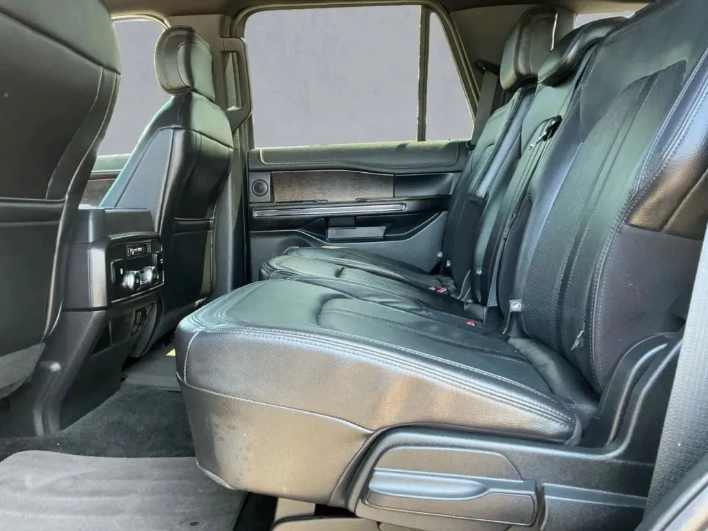 Ford Expedition photo 14