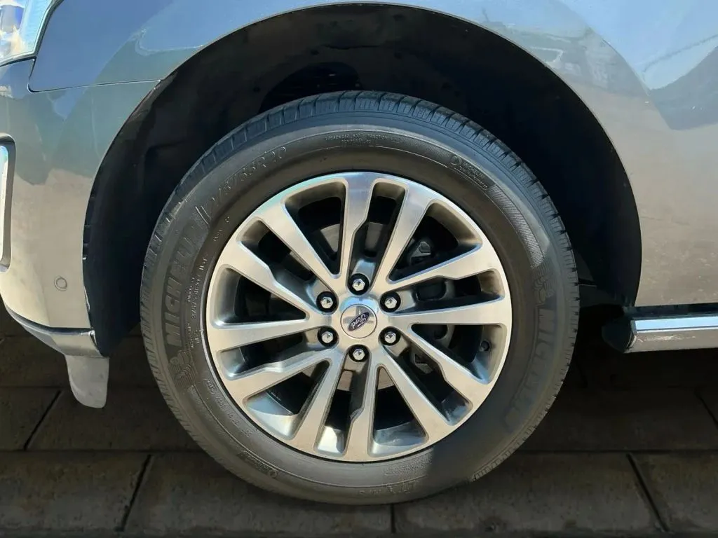 Ford Expedition photo 25