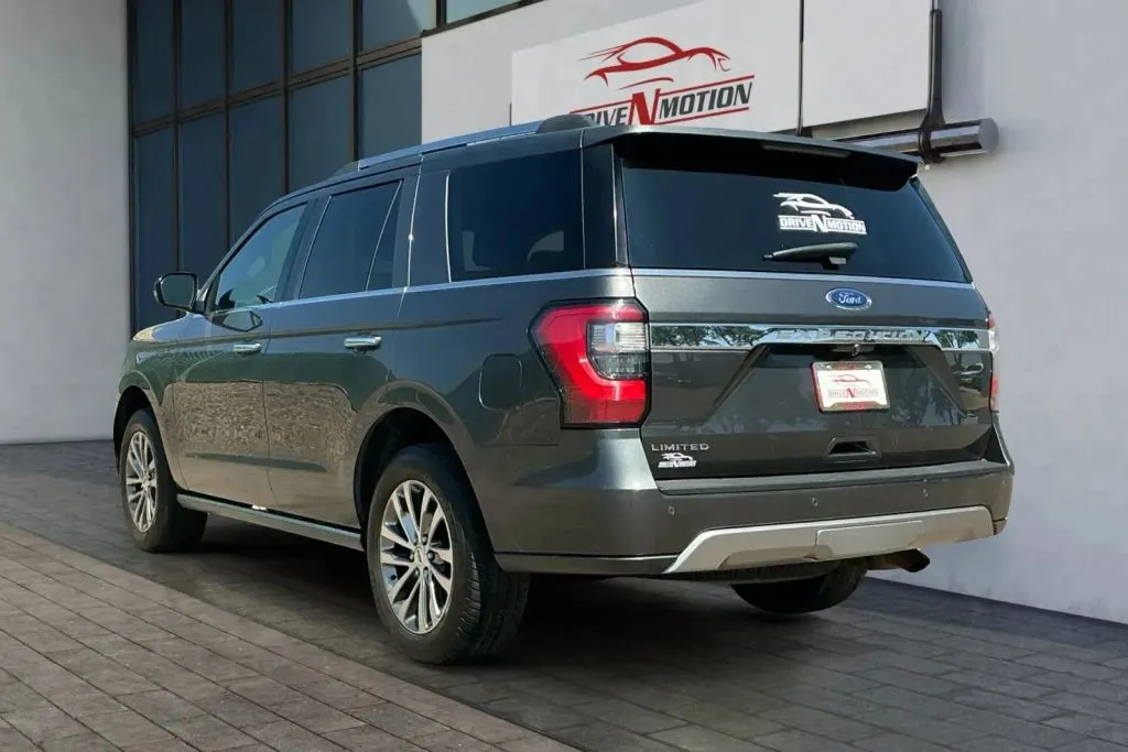 Ford Expedition photo 6
