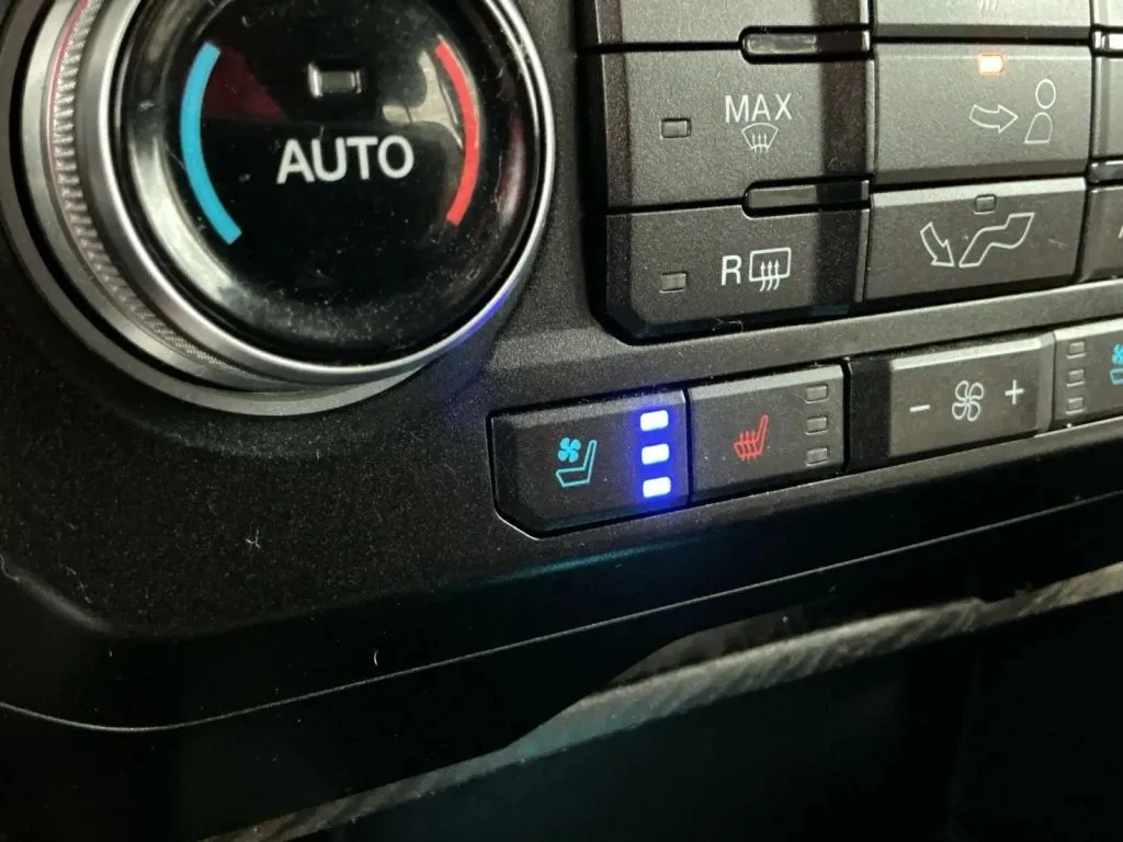 Ford F-150 photo 33