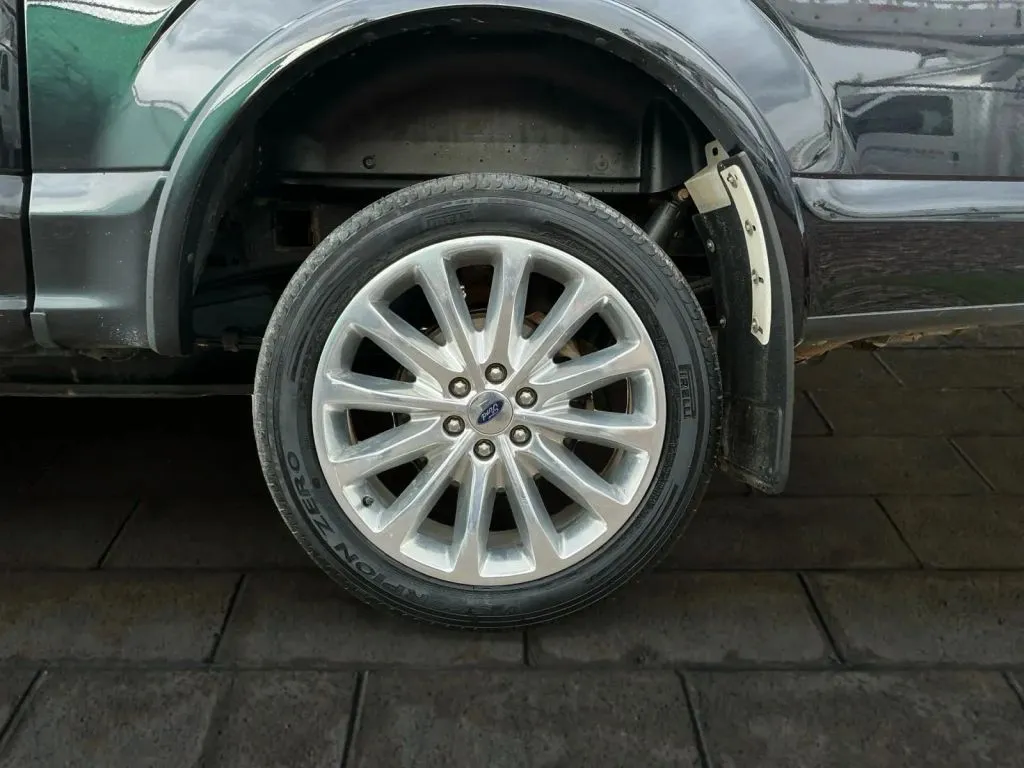 Ford F-150 photo 18