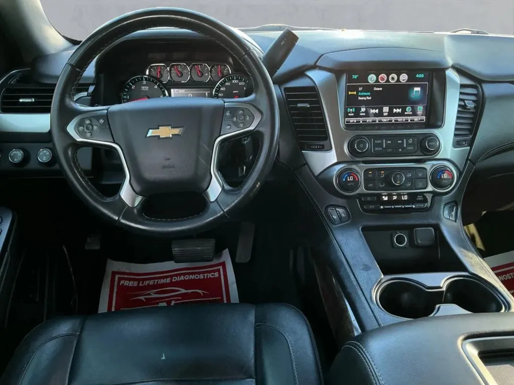 Chevrolet Suburban photo 15