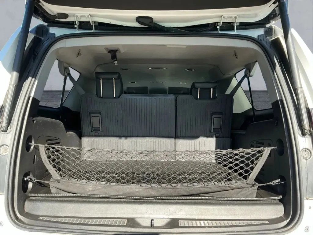Chevrolet Suburban photo 19