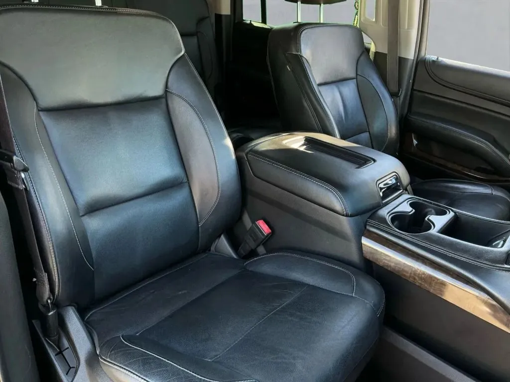 Chevrolet Suburban photo 22