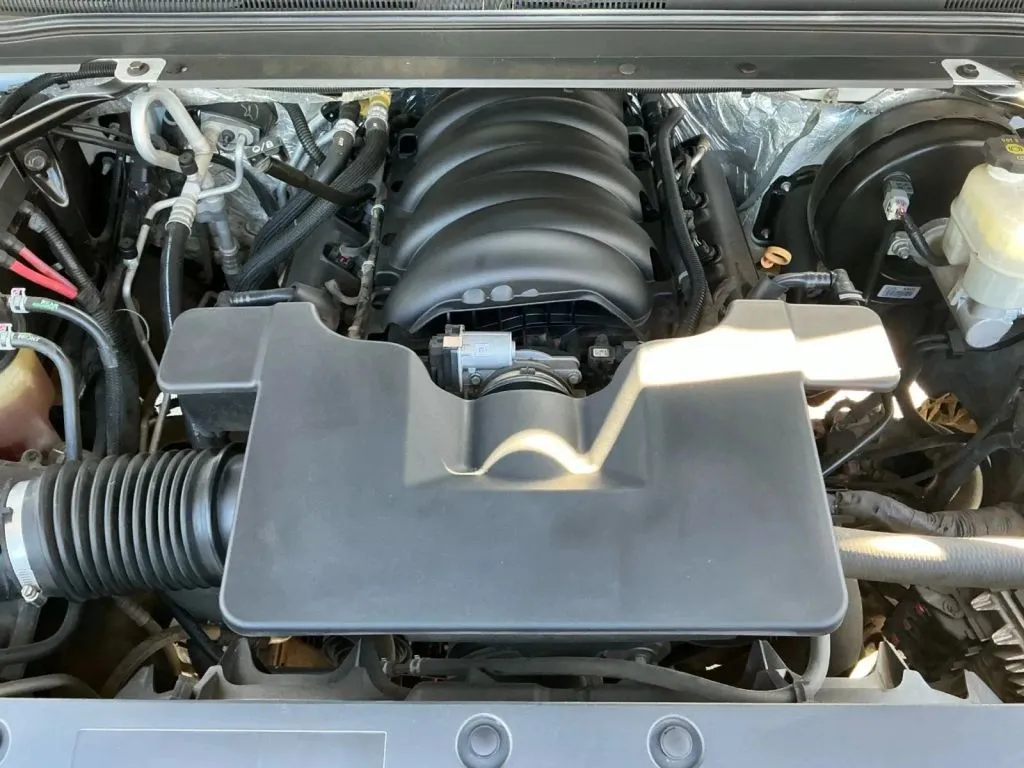 Chevrolet Suburban photo 23