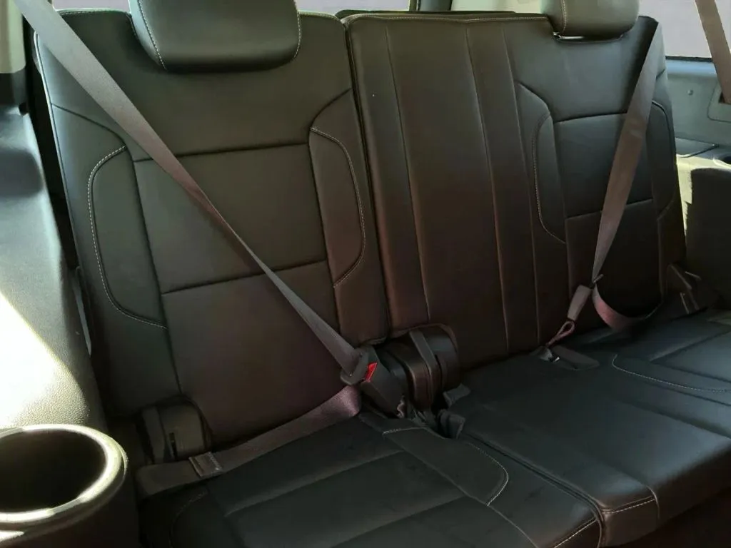 Chevrolet Suburban photo 16
