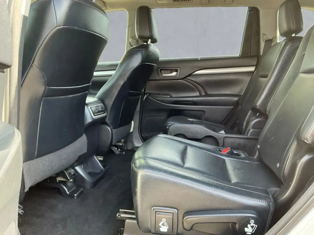 Toyota Highlander photo 14