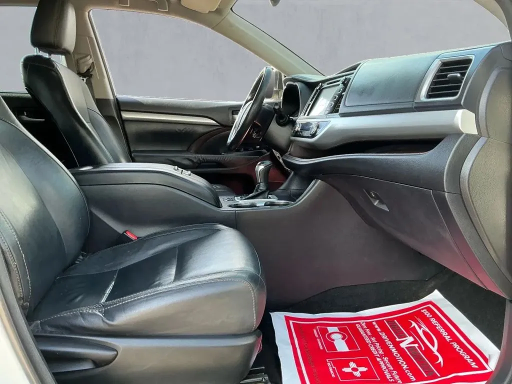 Toyota Highlander photo 21