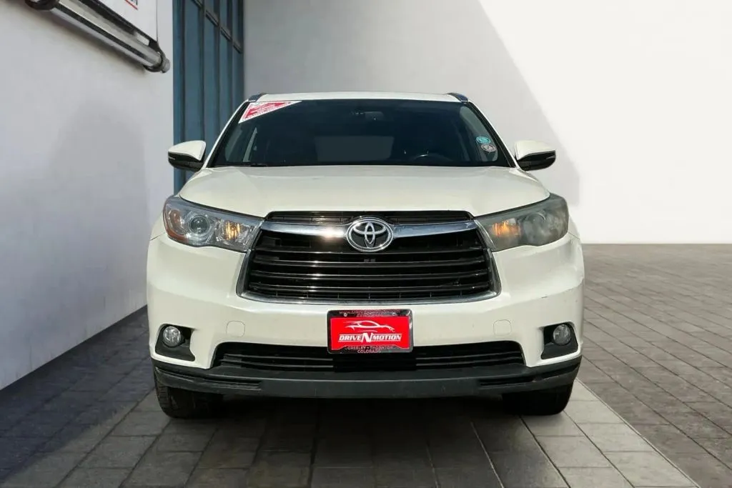 Toyota Highlander photo 8