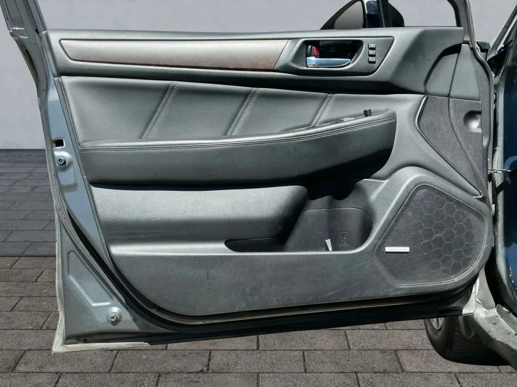 Subaru Outback photo 10
