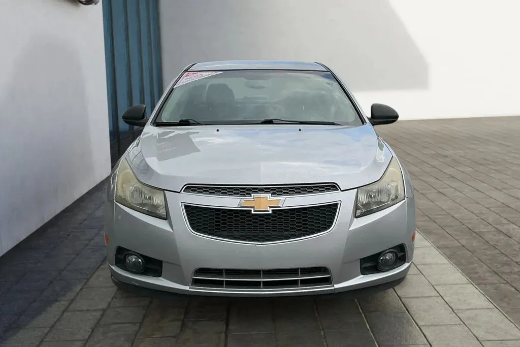 Chevrolet Cruze photo 8