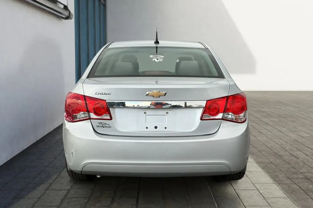More photos of 2012 Chevrolet Cruze LS Sedan 4D at Drive N-Motion Thornton, CO