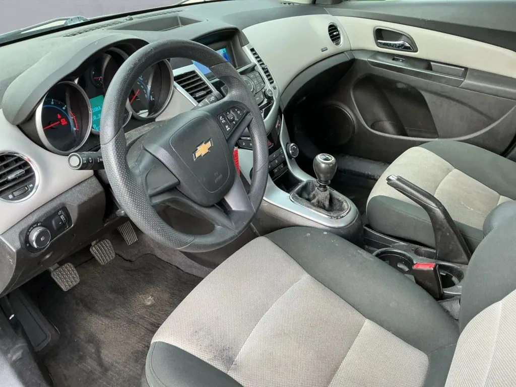Chevrolet Cruze photo 12