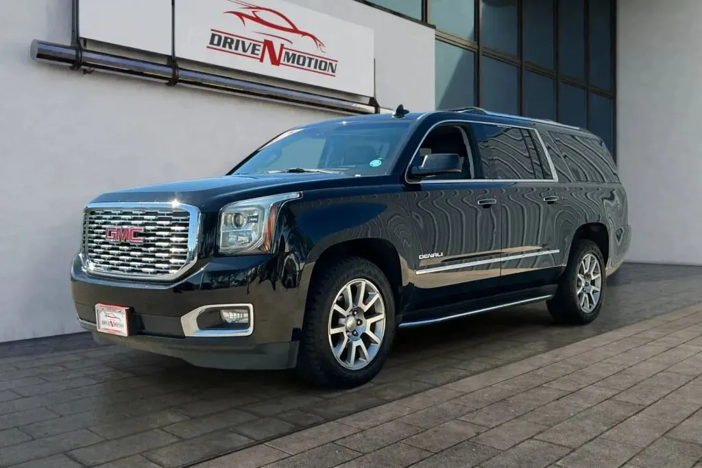 GMC Yukon XL photo 7