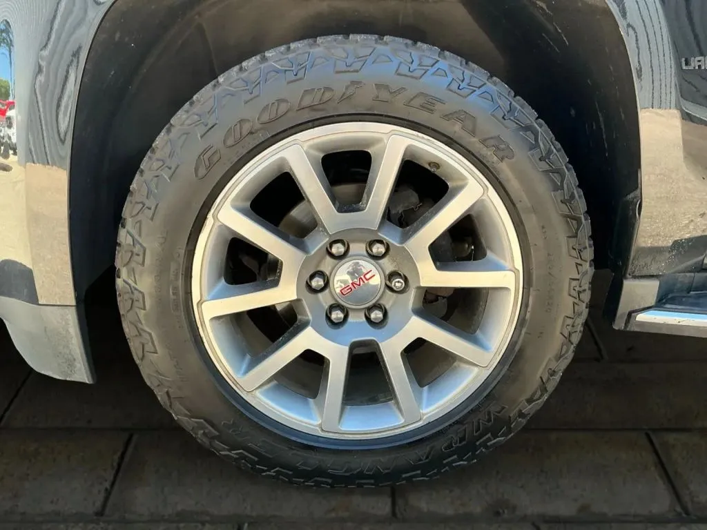 GMC Yukon XL photo 25