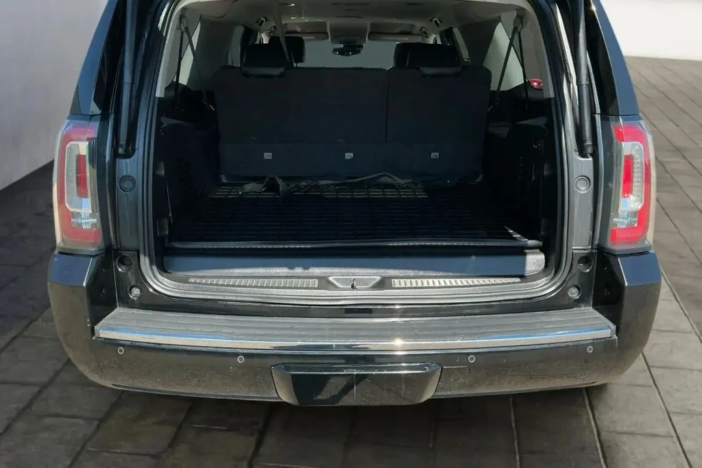 GMC Yukon XL photo 20
