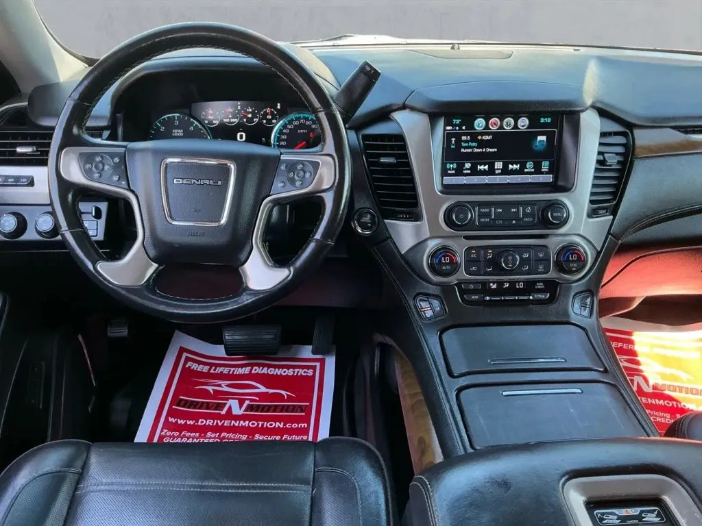 GMC Yukon XL photo 16
