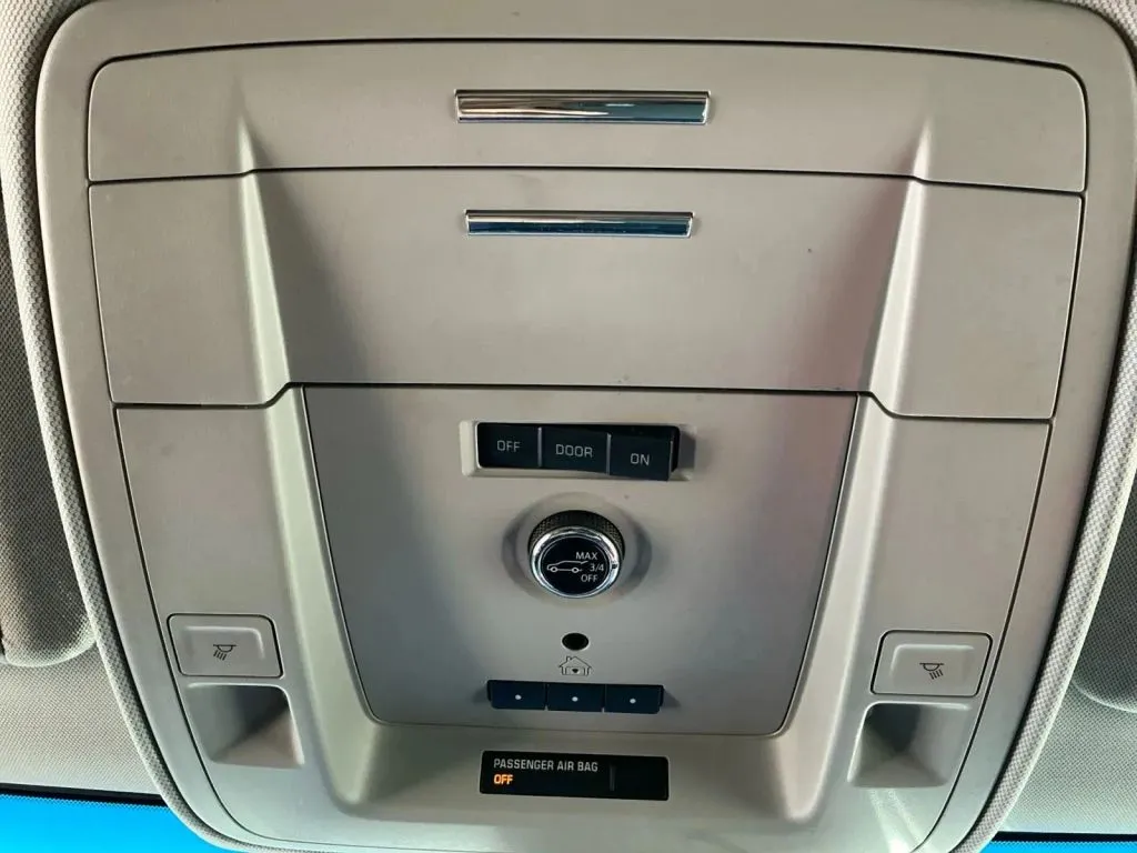 GMC Yukon XL photo 38