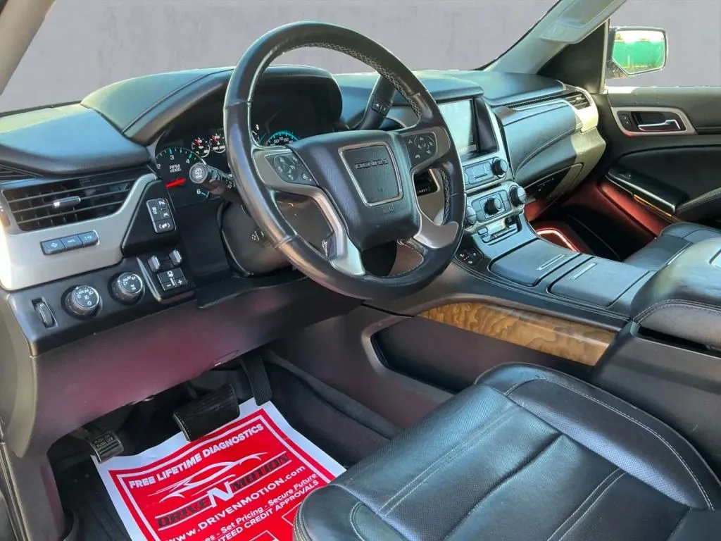 GMC Yukon XL photo 13