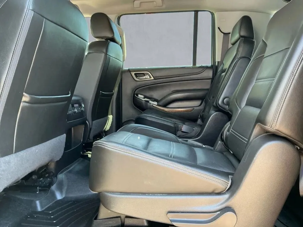 GMC Yukon XL photo 14