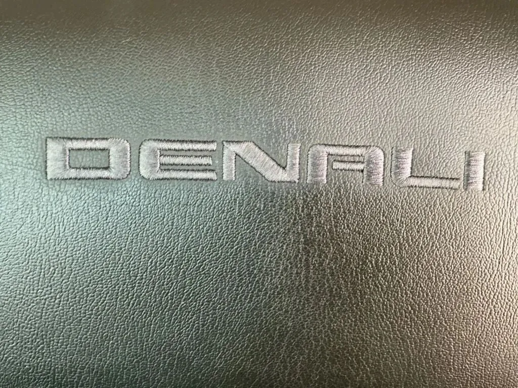 GMC Yukon XL photo 26