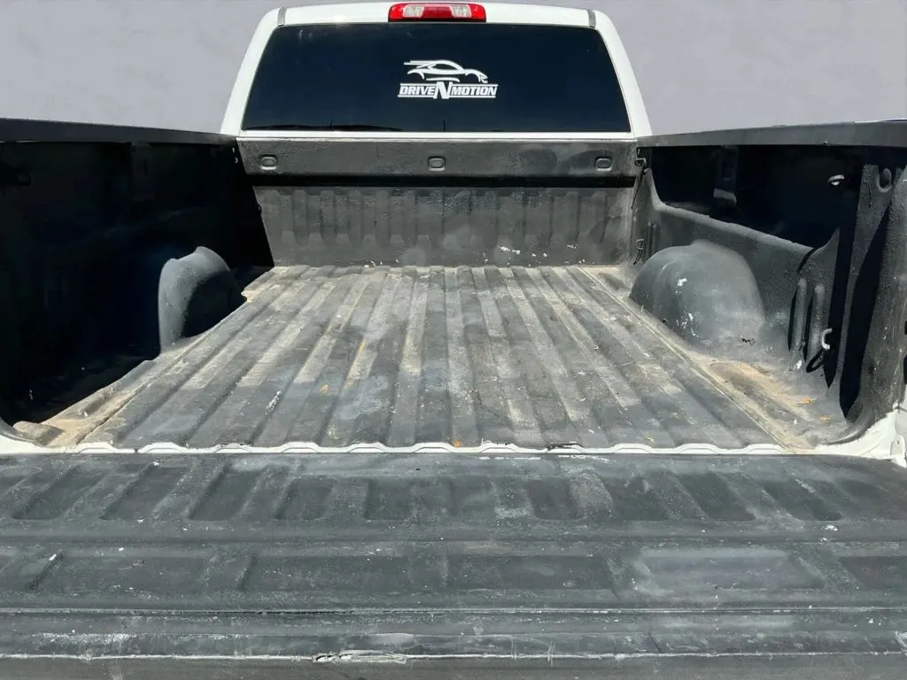GMC Sierra photo 18