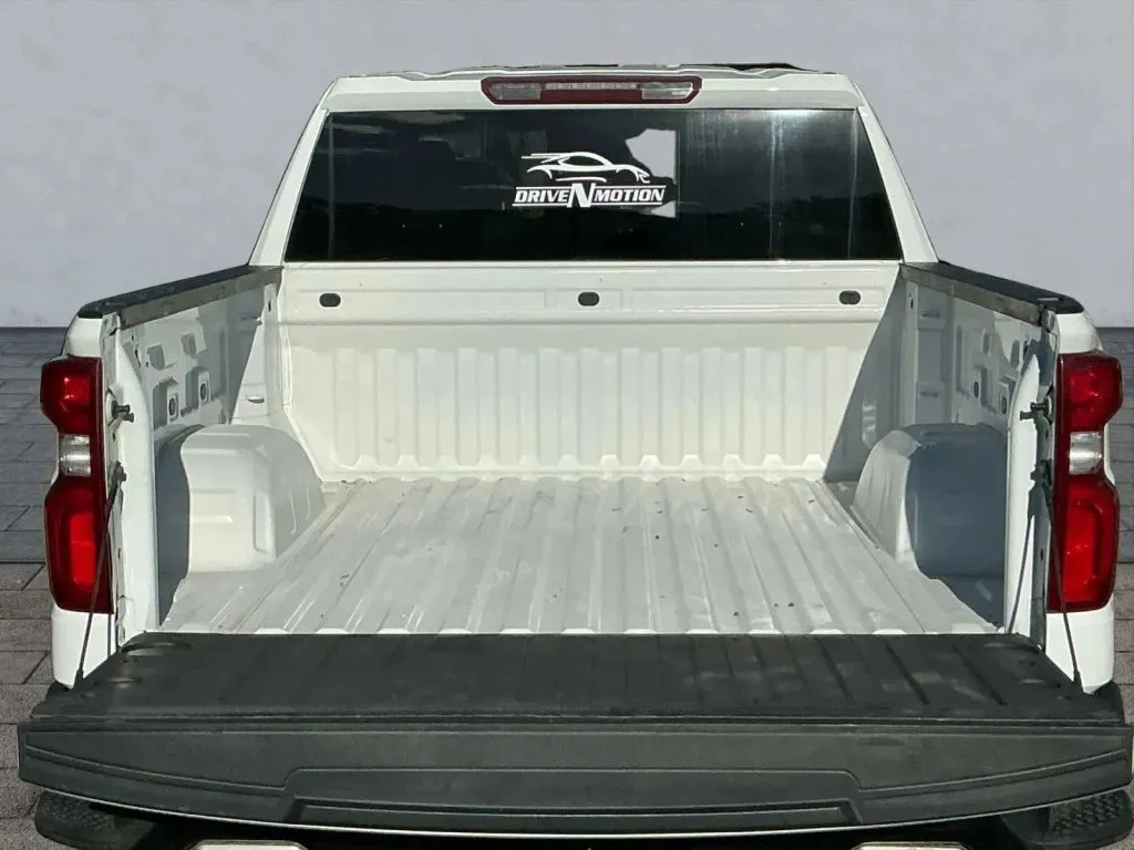 Chevrolet Silverado photo 19