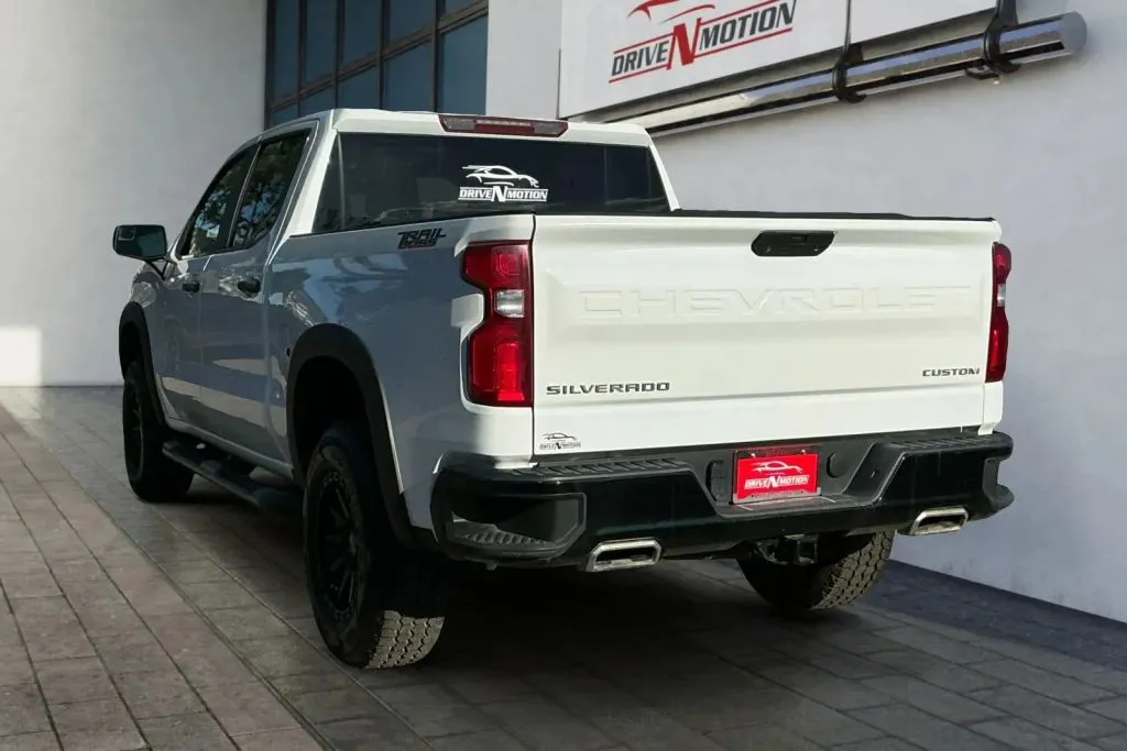 Chevrolet Silverado photo 6